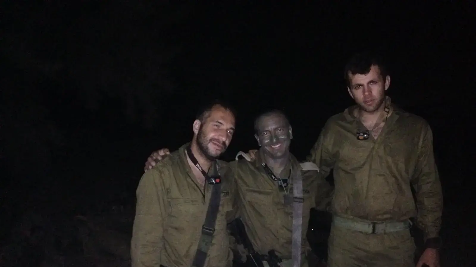 אלגרנטי בן הרוש קובי לפני הכניסה צילום לוחמי מגלן אלגרנטי בן הרוש קובי לפני הכניסה צילום לוחמי מגלן