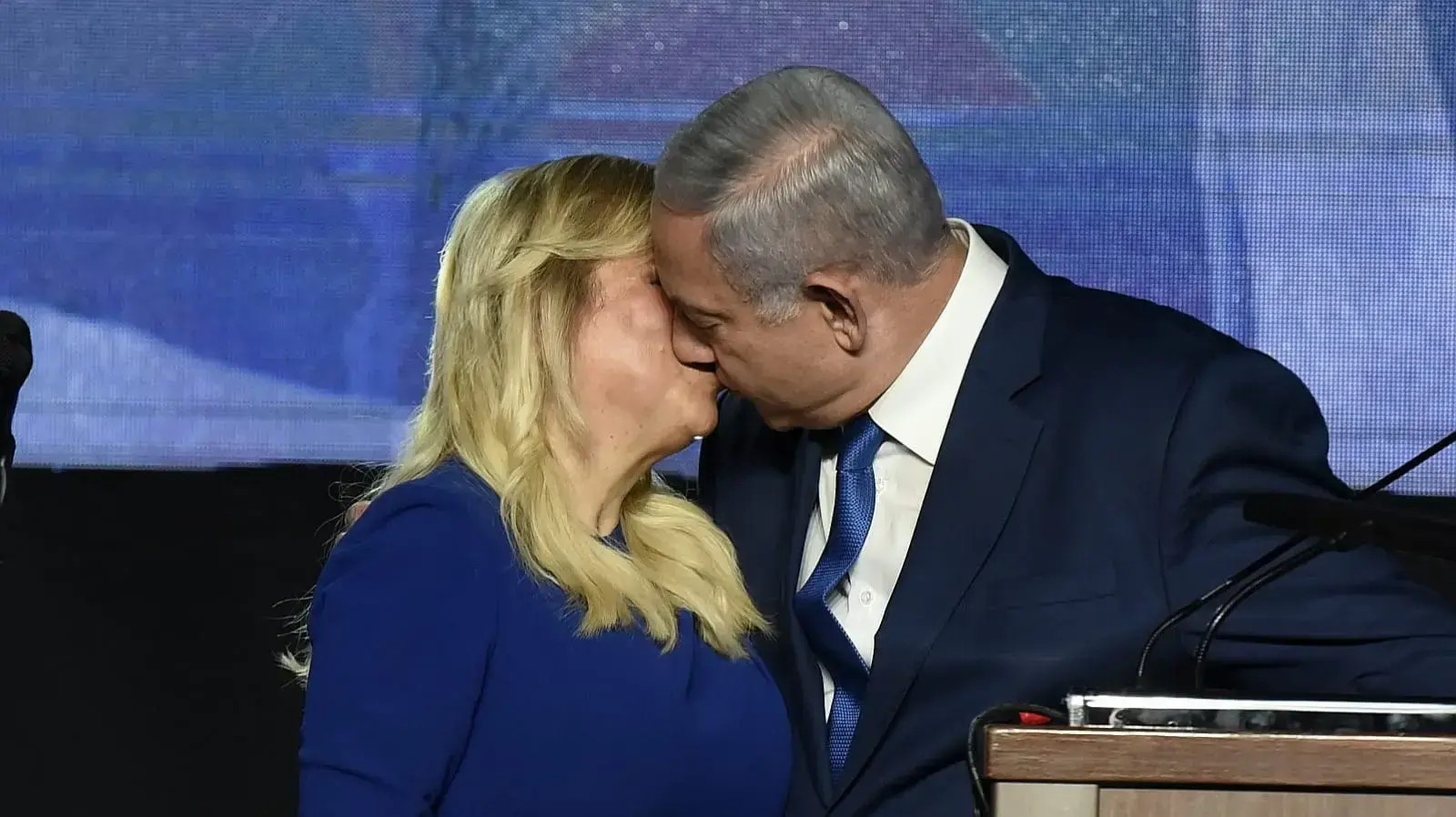 בנימין ושרה נתניהו בהרמת הכוסית של הליכוד לפסח בבנייני האומה, 16 באפריל 2019 בנימין ושרה נתניהו בהרמת הכוסית של הליכוד לפסח בבנייני האומה, 16 באפריל 2019