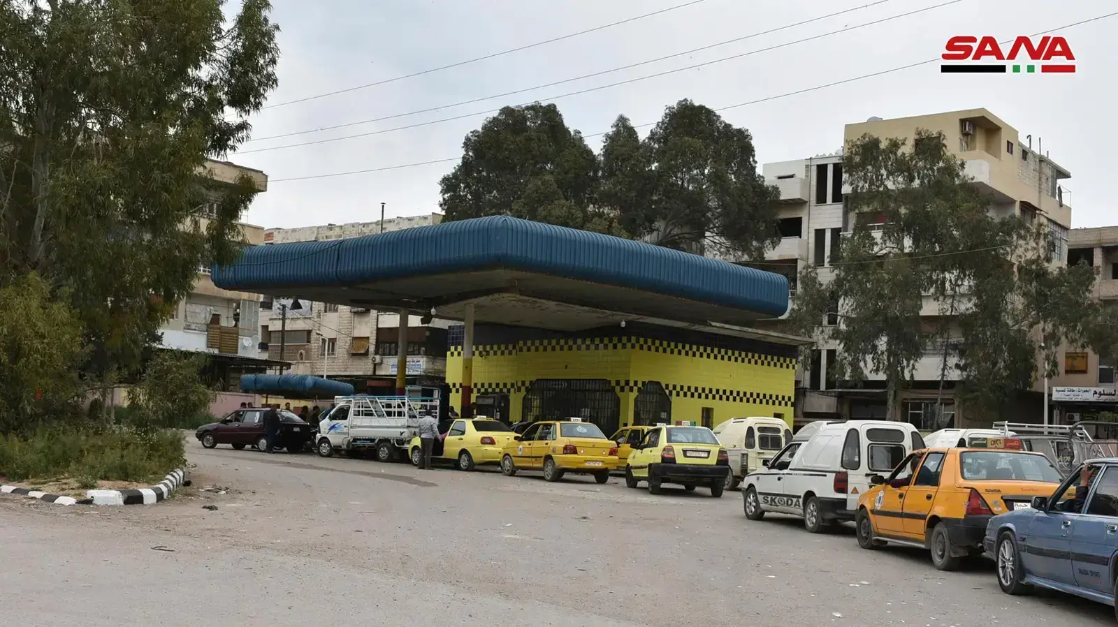 תור דלק במחוז דרעא, סוריה, 15 באפריל 2019 תור דלק במחוז דרעא, סוריה, 15 באפריל 2019