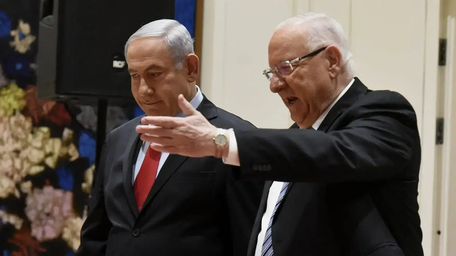 נשיא המדינה ראובן ריבלין במהלך פגישתו עם ראש הממשלה בנימין נתניהו בלשכתו במשכן הנשיא 17 באפריל 2019 נשיא המדינה ראובן ריבלין במהלך פגישתו עם ראש הממשלה בנימין נתניהו בלשכתו במשכן הנשיא 17 באפריל 2019