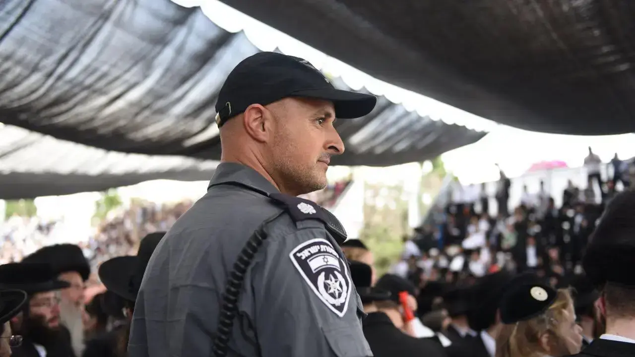 שוטרים מפטרלים שוטרים מפטרלים