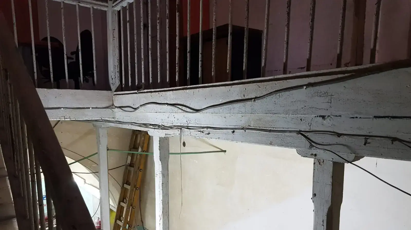 בית ורטן"; ביתו של הרופא הראשון שפעל בין ירושלים לביירות. בית בן 160 שנה שנמצא במתחם המחוז הצפוני של המשטרה ונמצא בסכנת התפוררות בית ורטן"; ביתו של הרופא הראשון שפעל בין ירושלים לביירות. בית בן 160 שנה שנמצא במתחם המחוז הצפוני של המשטרה ונמצא בסכנת התפוררות