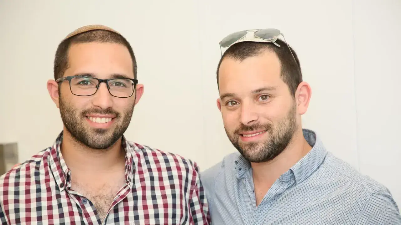 ידידיה קלרמן (מימין) ואחיו יהונתן ידידיה קלרמן (מימין) ואחיו יהונתן