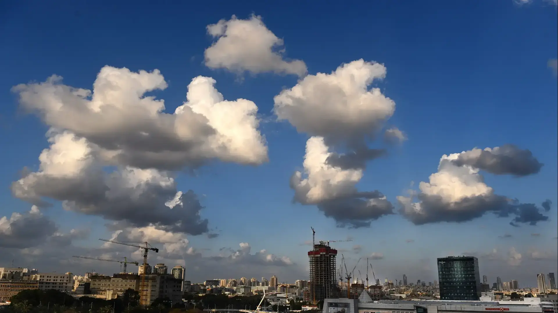 מזג אוויר בגוש דן 21 באפריל 2019 

