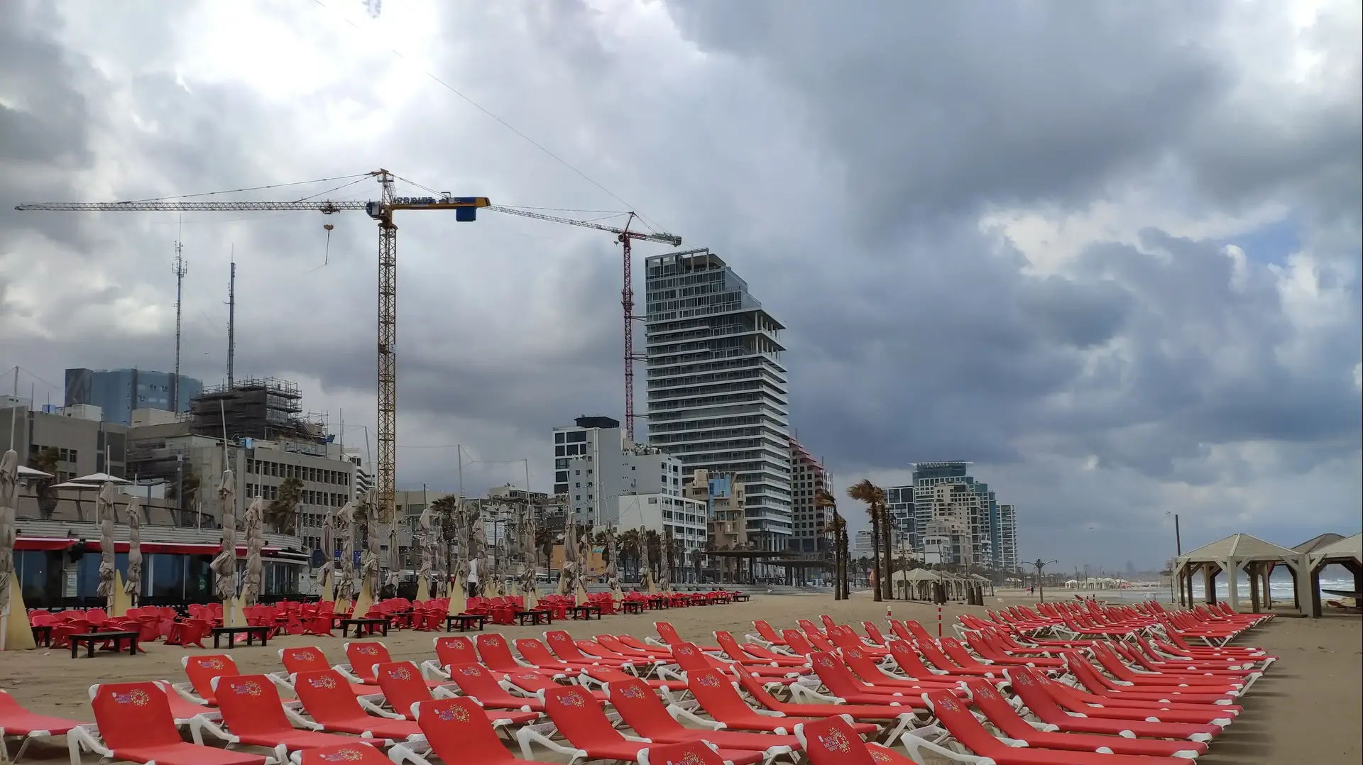 מזג אויר מעונן בגוש דן, 21 באפריל 2019 מזג אויר מעונן בגוש דן, 21 באפריל 2019