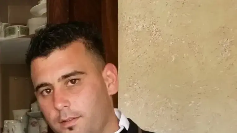 הפועל המנוח שנהרג בהתמוטטות פיגומים: פארס יאסין, בן 28 מעראבה הפועל המנוח שנהרג בהתמוטטות פיגומים: פארס יאסין, בן 28 מעראבה