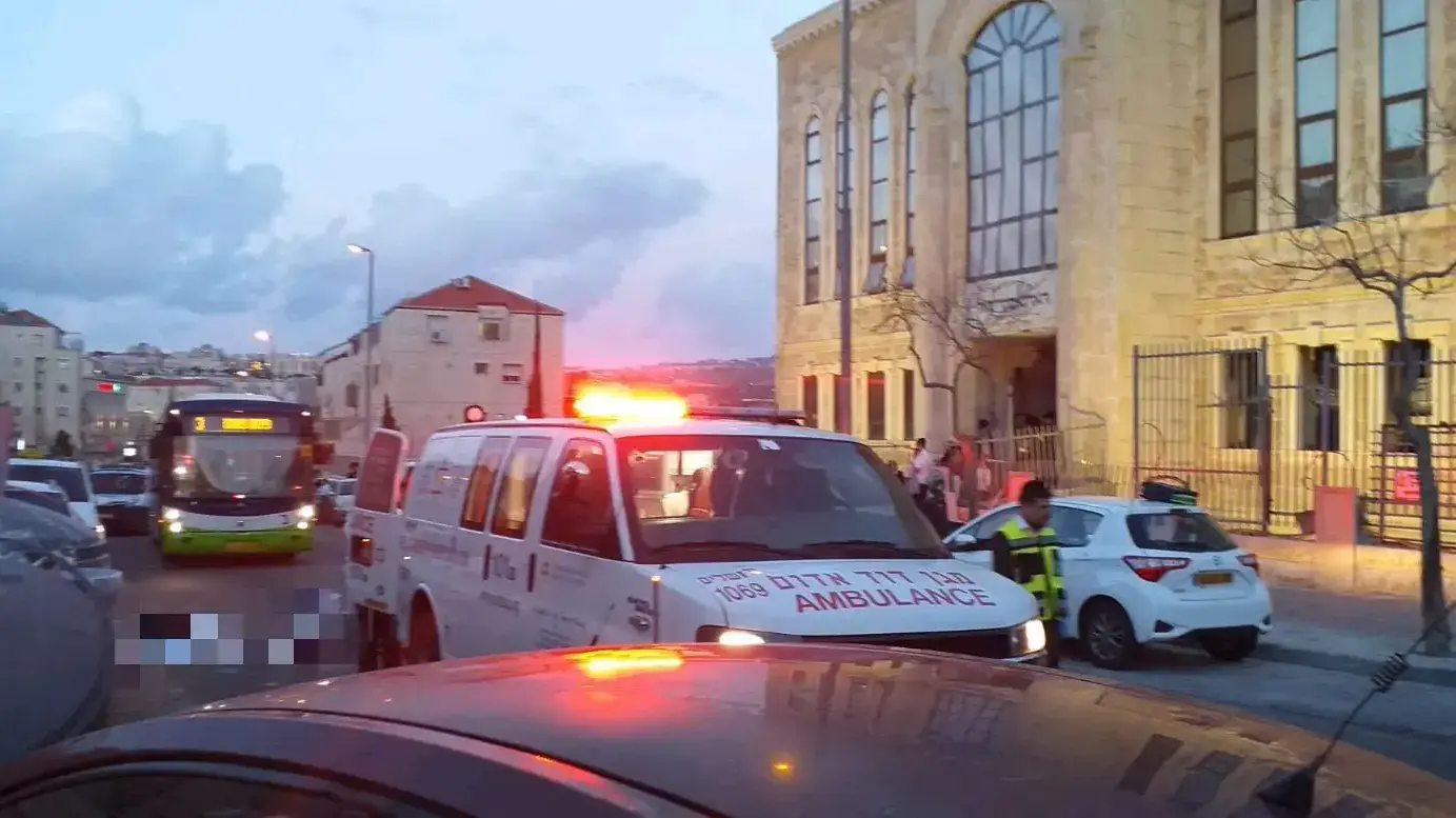 זירת תאונה בביתר עילית בה נהרג ילד בן 3, 22 באפריל 2019 זירת תאונה בביתר עילית בה נהרג ילד בן 3, 22 באפריל 2019