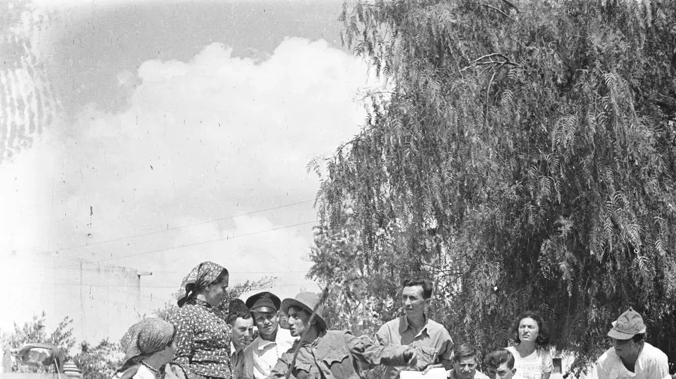 קליטת הנערים בקיבוץ יגור - 1943 קליטת הנערים בקיבוץ יגור - 1943
