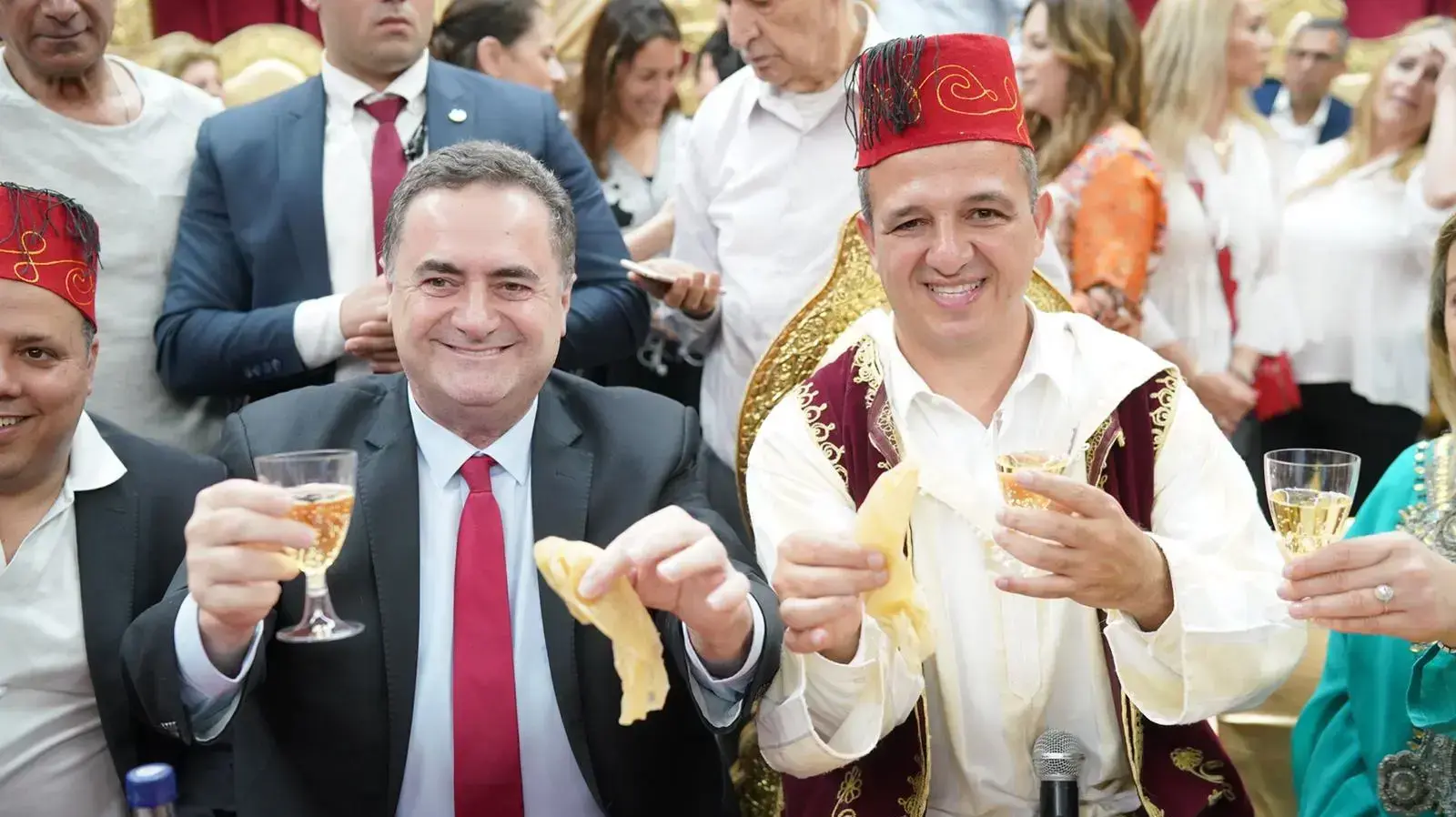 ראש העיר רמת גן כרמל שאמה הכהן והשר ישראל כץ. במימונה העירונית הראשונה ברמת-גן. 27 באפריל 2019 ראש העיר רמת גן כרמל שאמה הכהן והשר ישראל כץ. במימונה העירונית הראשונה ברמת-גן. 27 באפריל 2019