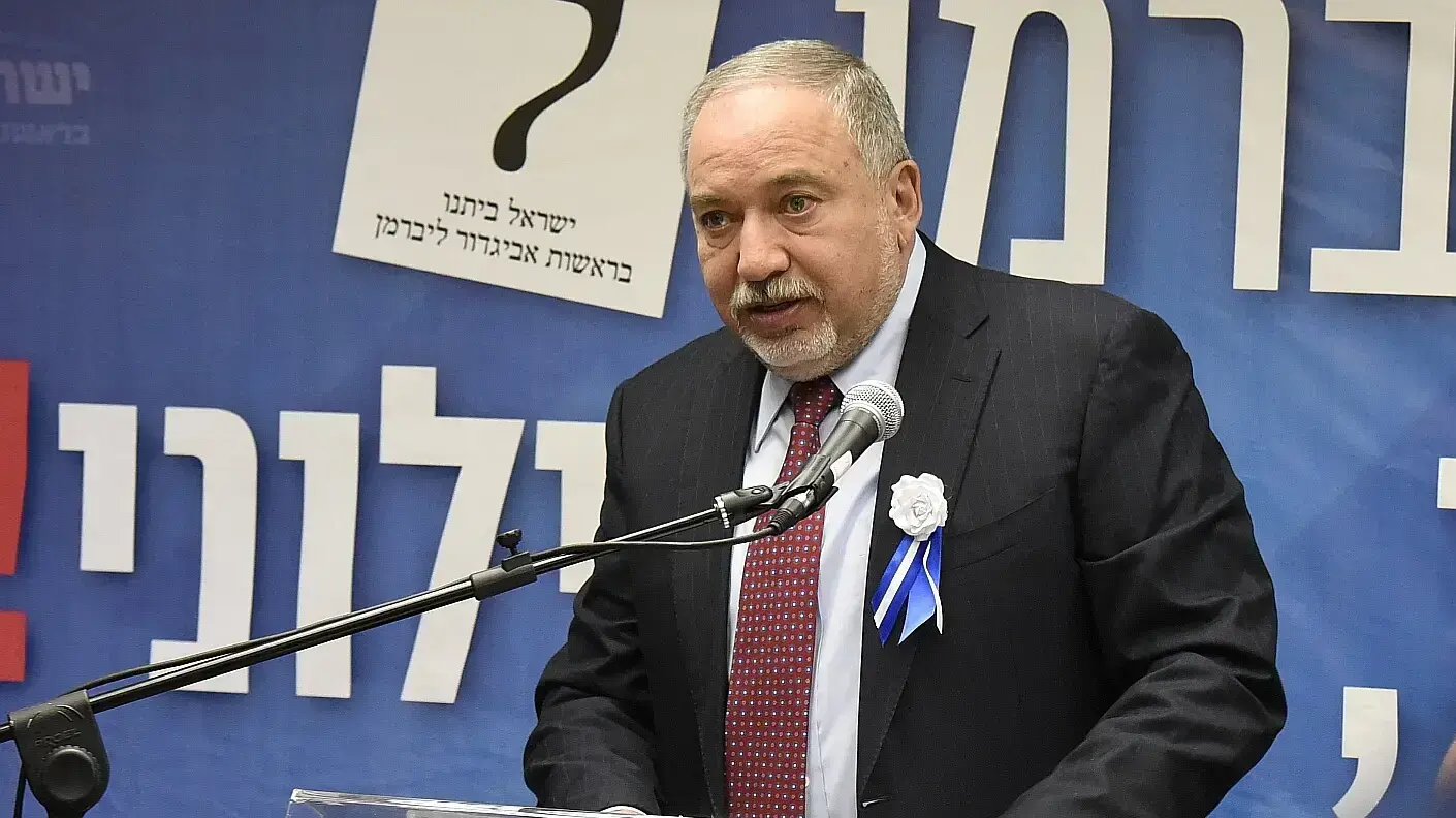 אביגדור ליברמן, יו"ר ישראל ביתנו בישיבת הסיעה הראשונה ביום השבעת הכנסת, 30 באפריל 2019 אביגדור ליברמן, יו"ר ישראל ביתנו בישיבת הסיעה הראשונה ביום השבעת הכנסת, 30 באפריל 2019
