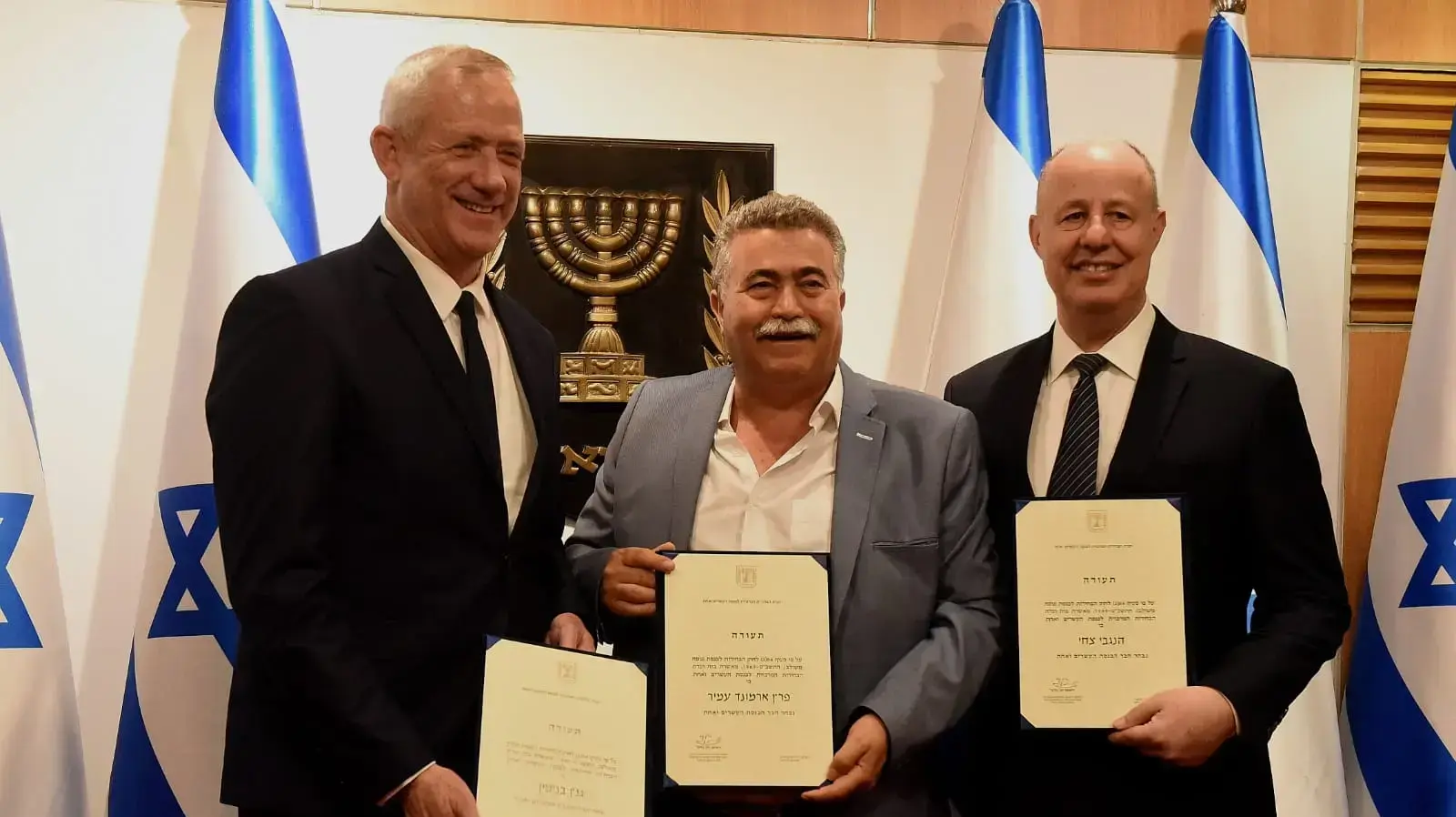 בני גנץ, עמיר פרץ, צחי הנגבי, הכנות להשבעת הכנסת ה-21, 30 באפריל 2019 בני גנץ, עמיר פרץ, צחי הנגבי, הכנות להשבעת הכנסת ה-21, 30 באפריל 2019