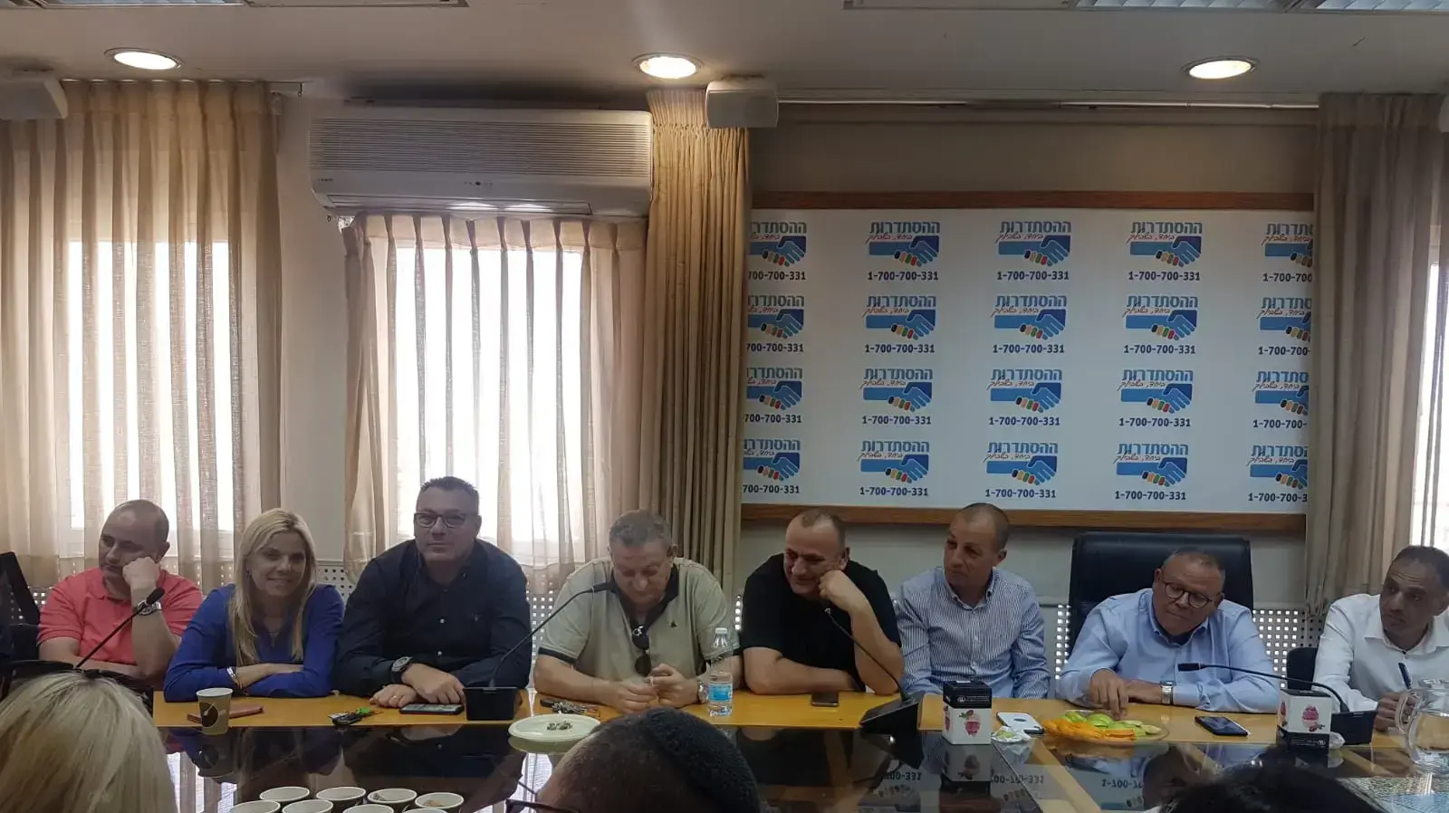 חמישים ראשי וועדים חברי מרכז ליכוד קיימו פגישה עם יו"ר ההסתדרות ארנון בר דוד כדי להתניע תוכנית פעולה למניעת חוק הבוררות של ראש הממשלה בנימין נתניהו למניעת זכות השביתה חמישים ראשי וועדים חברי מרכז ליכוד קיימו פגישה עם יו"ר ההסתדרות ארנון בר דוד כדי להתניע תוכנית פעולה למניעת חוק הבוררות של ראש הממשלה בנימין נתניהו למניעת זכות השביתה