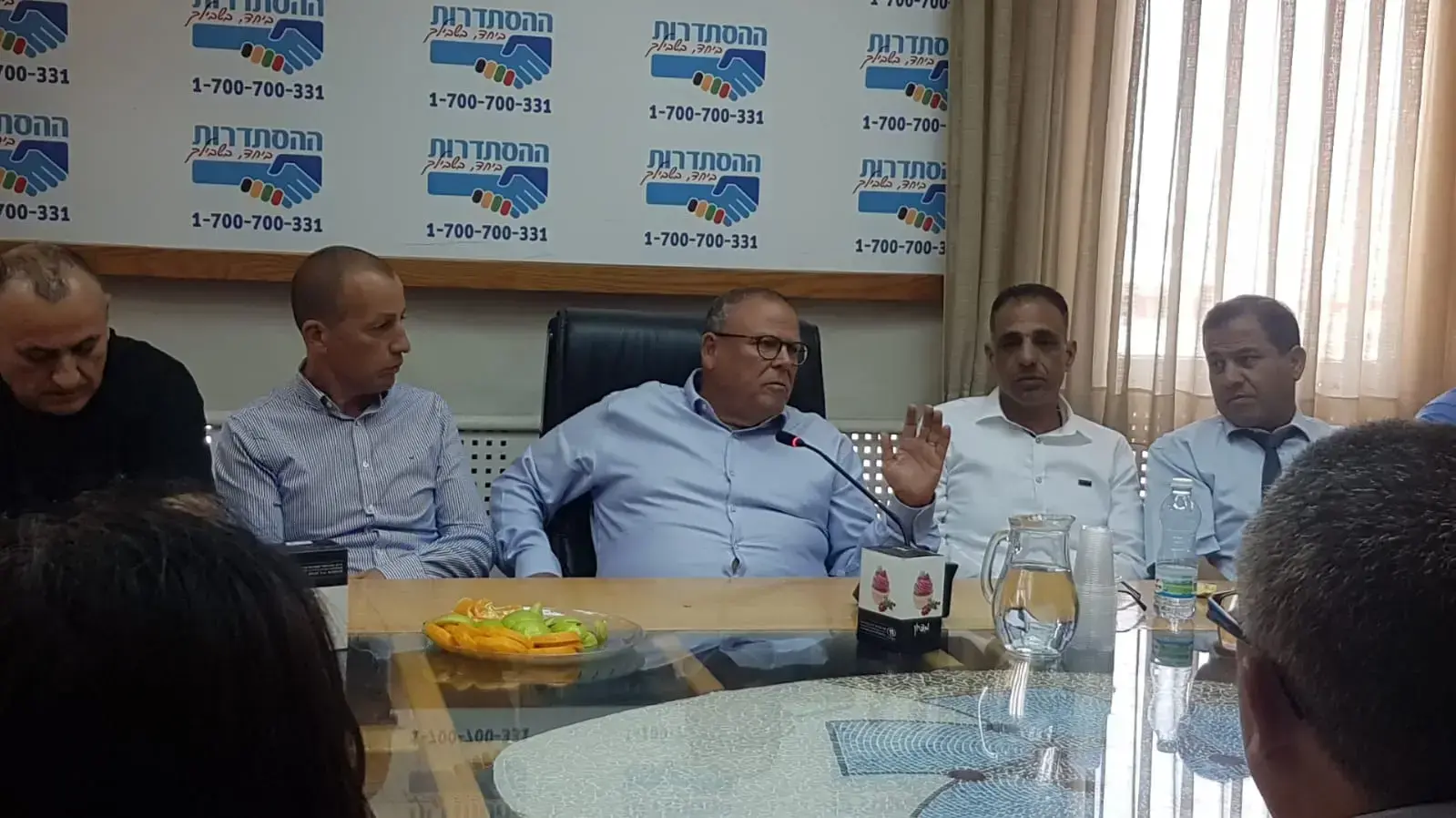 חמישים ראשי וועדים חברי מרכז ליכוד קיימו פגישה עם יו"ר ההסתדרות ארנון בר דוד כדי להתניע תוכנית פעולה למניעת חוק הבוררות של ראש הממשלה בנימין נתניהו למניעת זכות השביתה חמישים ראשי וועדים חברי מרכז ליכוד קיימו פגישה עם יו"ר ההסתדרות ארנון בר דוד כדי להתניע תוכנית פעולה למניעת חוק הבוררות של ראש הממשלה בנימין נתניהו למניעת זכות השביתה