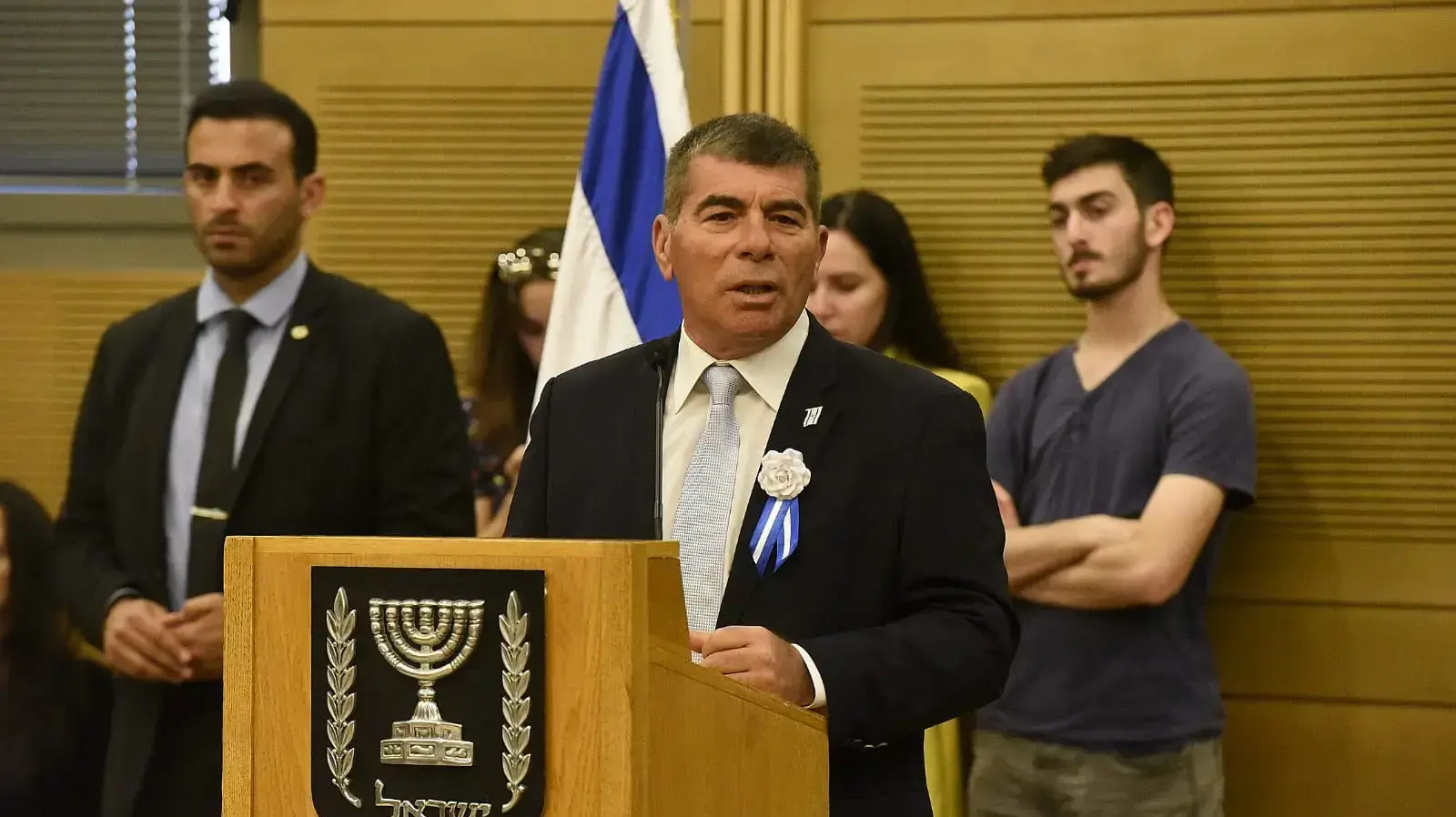 אבי אשכנזי, יו"ר כחול לבן בישיבת הסיעה הראשונה ביום השבעת הכנסת, 30 באפריל 2019 אבי אשכנזי, יו"ר כחול לבן בישיבת הסיעה הראשונה ביום השבעת הכנסת, 30 באפריל 2019