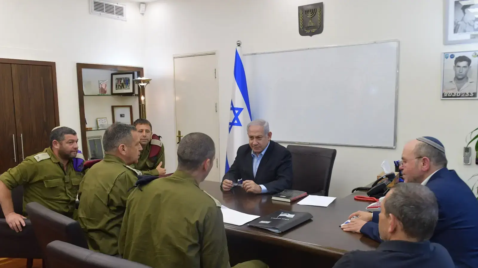 ראש הממשלה, בנימין נתניהו במהלך ישיבת הקבינט בקרייה, ת"א 4 במאי 2019 ראש הממשלה, בנימין נתניהו במהלך ישיבת הקבינט בקרייה, ת"א 4 במאי 2019