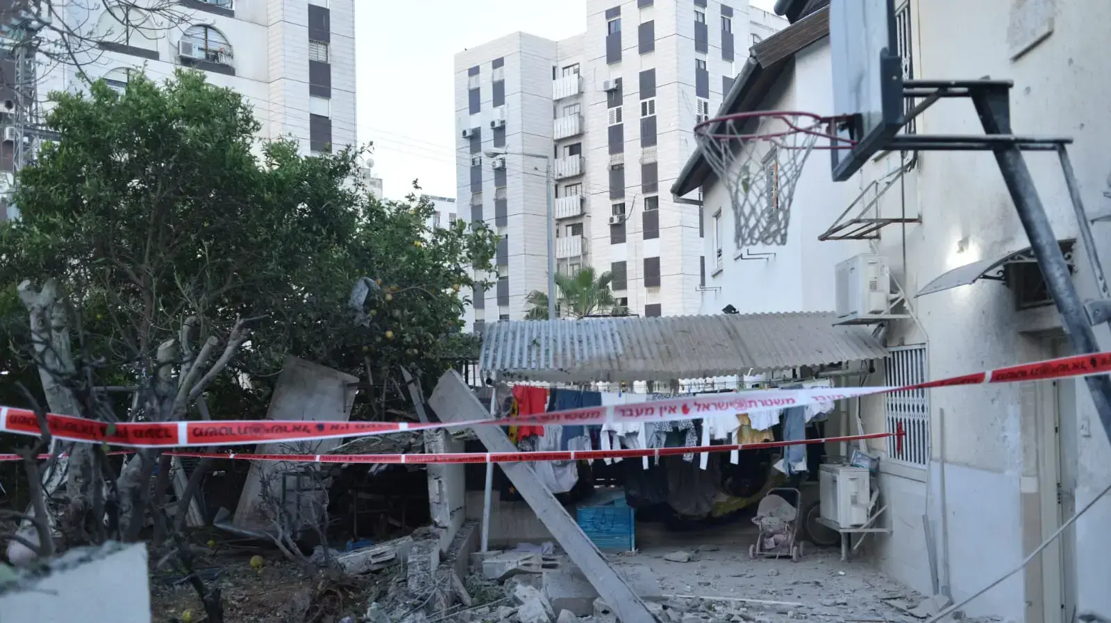 זירת פגיעת הרקטה באשקלון 5 במאי 2019 זירת פגיעת הרקטה באשקלון 5 במאי 2019