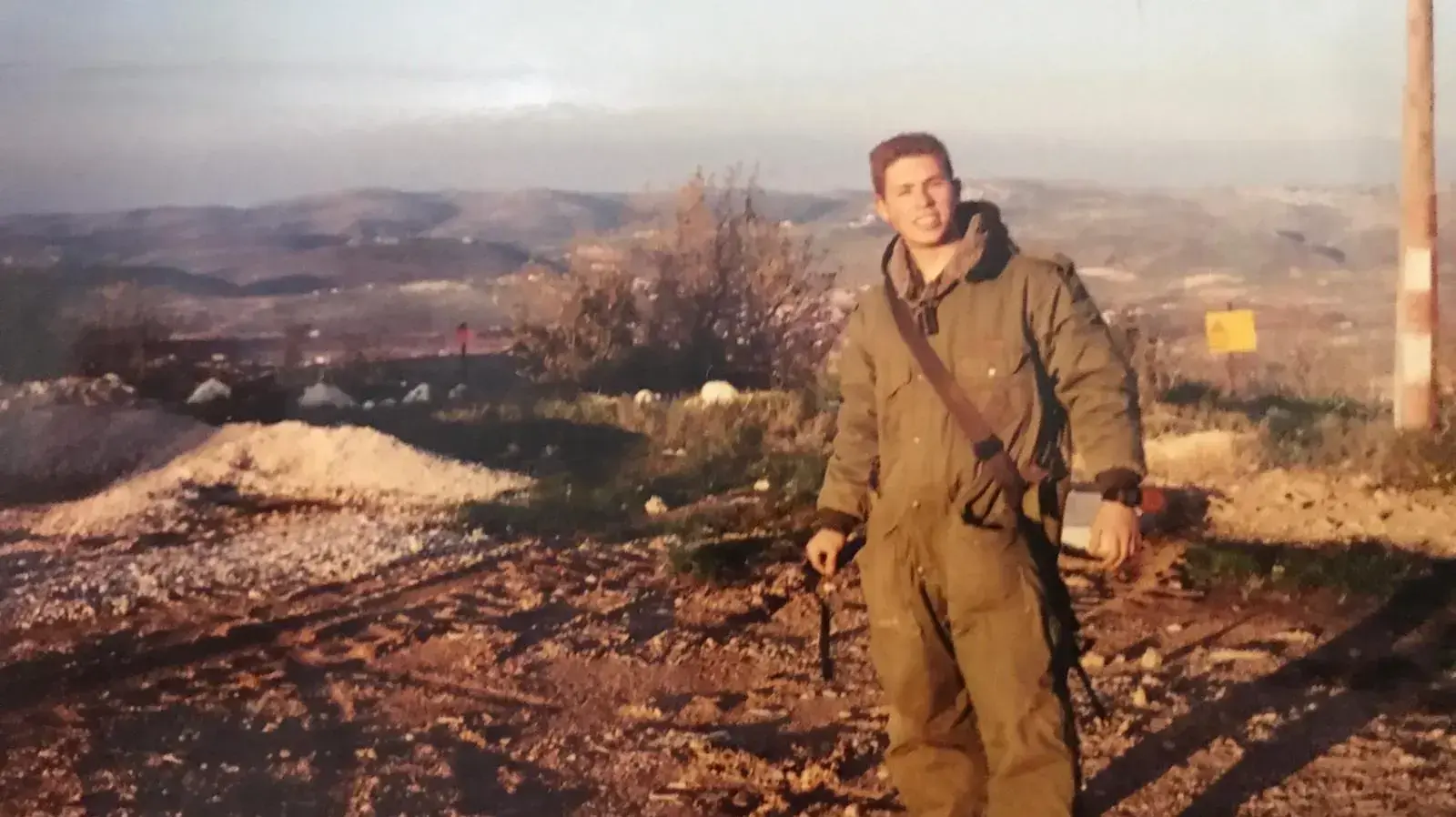 חיים הר-זהב, סמוך למוצב בבינת ג'בל, ינואר 1997 חיים הר-זהב, סמוך למוצב בבינת ג'בל, ינואר 1997
