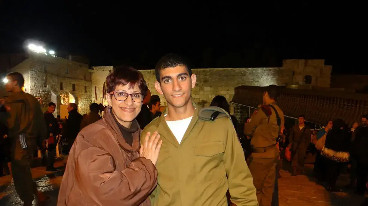 בניה זל ואמו בניה זל ואמו