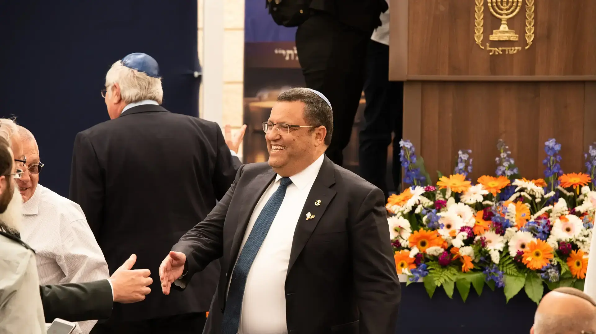 משה ליאון ראש עיריית ירושלים בטקס אזכרה לחללי מערכות ישראל של ארגון "יד לבנים", בית יד לבנים, ירושלים, 7 במאי 2019 משה ליאון ראש עיריית ירושלים בטקס אזכרה לחללי מערכות ישראל של ארגון "יד לבנים", בית יד לבנים, ירושלים, 7 במאי 2019