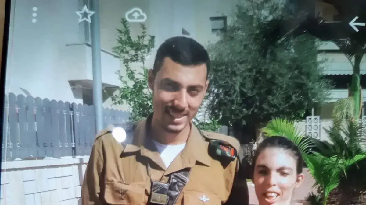 משפחתו של חלל צה"ל יובל מור יוסף:
מורג בת 25 צד ימין
ליבת צד שמאל
מיתר משפחתו של חלל צה"ל יובל מור יוסף:
מורג בת 25 צד ימין
ליבת צד שמאל
מיתר