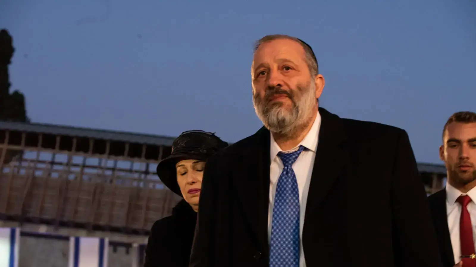 אריה ויפה דרעי- טקס יום הזיכרון לחללי מערכות ישראל - הדלקת נר הזיכרון, במעמד :ריבלין, נתניהו, אדלשטיין, חיות, כוכבי, ומוטי כהן, הכותל המערבי,7 במאי 2019 אריה ויפה דרעי- טקס יום הזיכרון לחללי מערכות ישראל - הדלקת נר הזיכרון, במעמד :ריבלין, נתניהו, אדלשטיין, חיות, כוכבי, ומוטי כהן, הכותל המערבי,7 במאי 2019