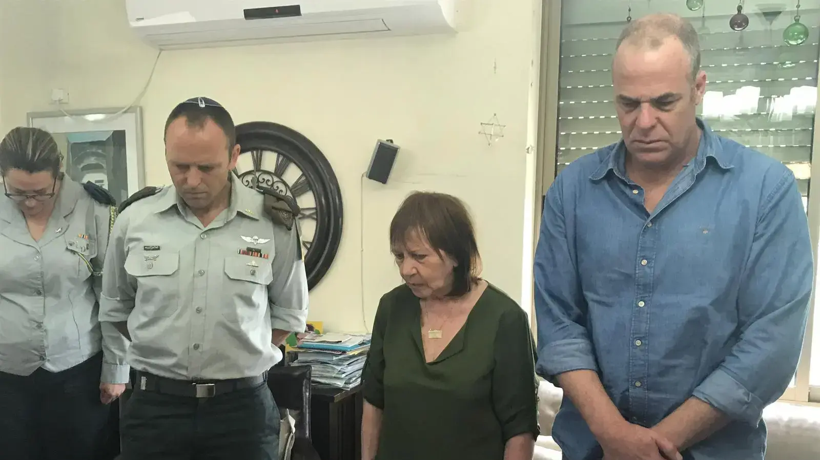 זהבה שאול ומחט גולני עומדים צפירה בפוריה עילית בצפירה 8 במאי 2019 זהבה שאול ומחט גולני עומדים צפירה בפוריה עילית בצפירה 8 במאי 2019