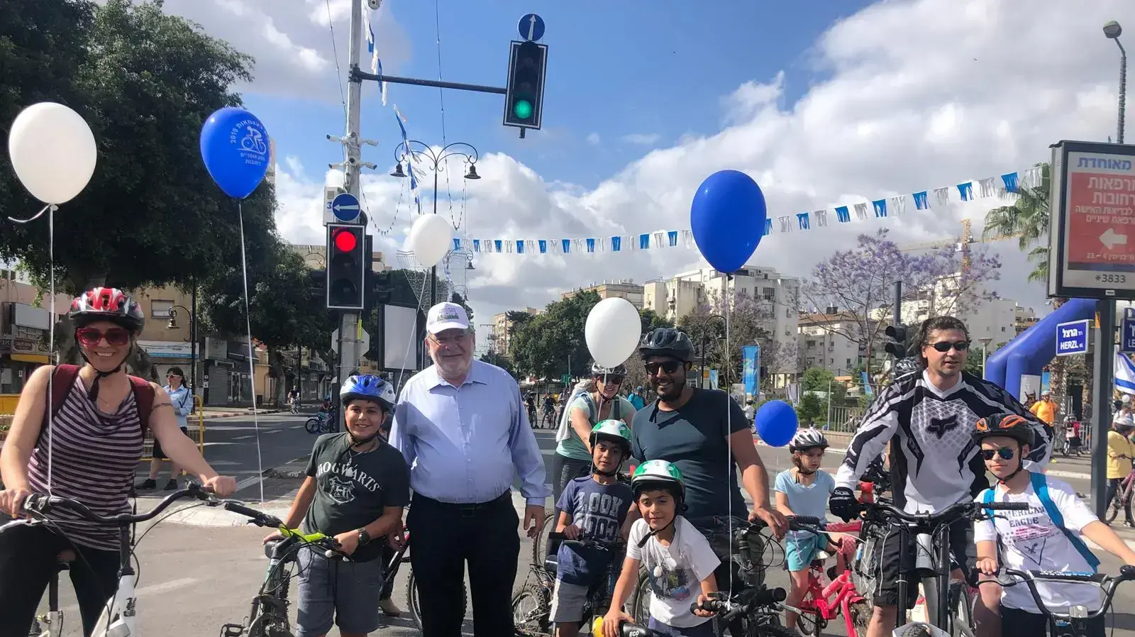 מסע האופניים ברחובות במסגרת יום העצמאות 9 במאי 2019
מסע האופניים ברחובות במסגרת יום העצמאות 9 במאי 2019