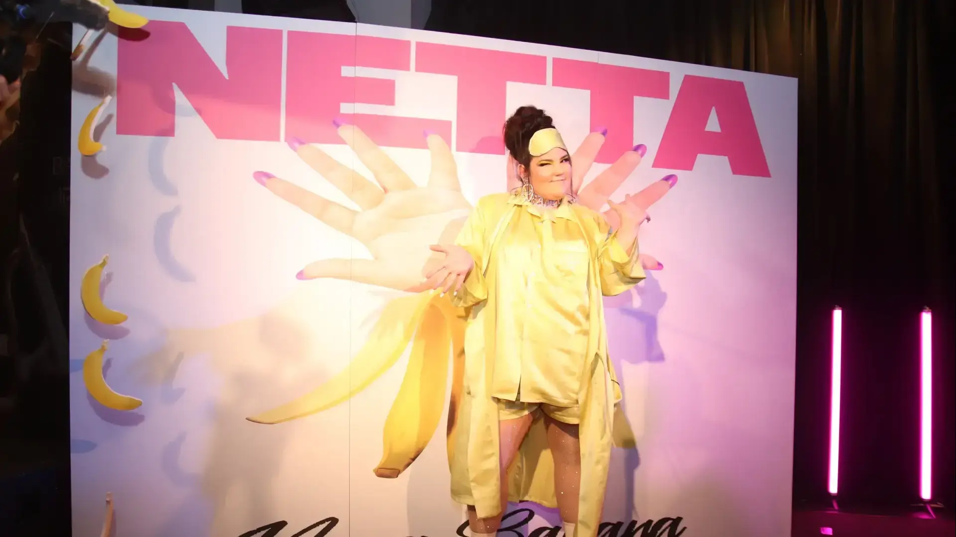 נטע ברזילי במסיבת עיתונאים עם צאת השיר "Nana banana" נטע ברזילי במסיבת עיתונאים עם צאת השיר "Nana banana"
