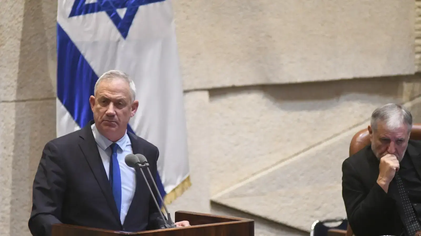 בני גנץ במליאת הכנסת 13 במאי 2019 בני גנץ במליאת הכנסת 13 במאי 2019