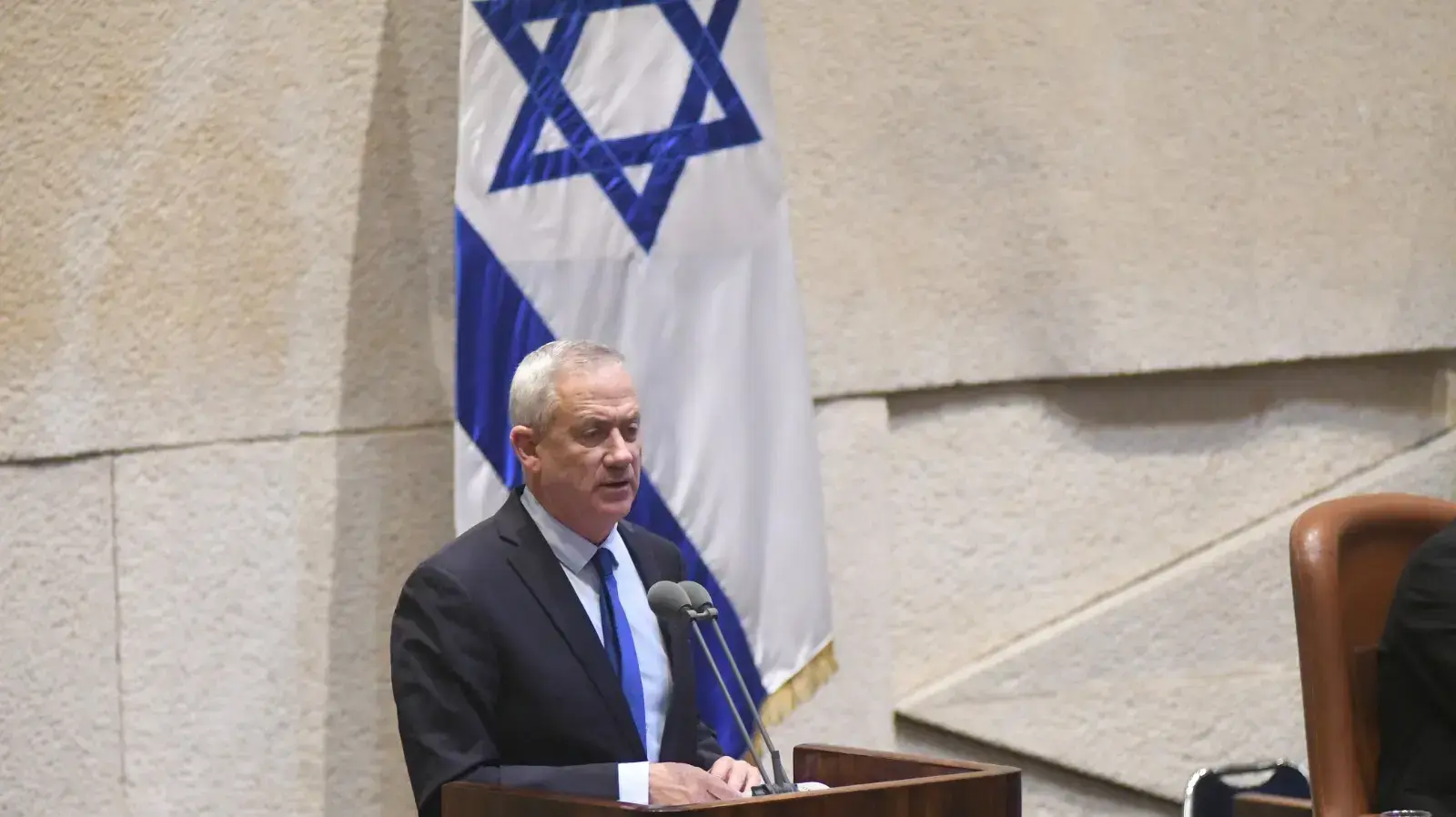 בני גנץ במליאת הכנסת 13 במאי 2019 בני גנץ במליאת הכנסת 13 במאי 2019