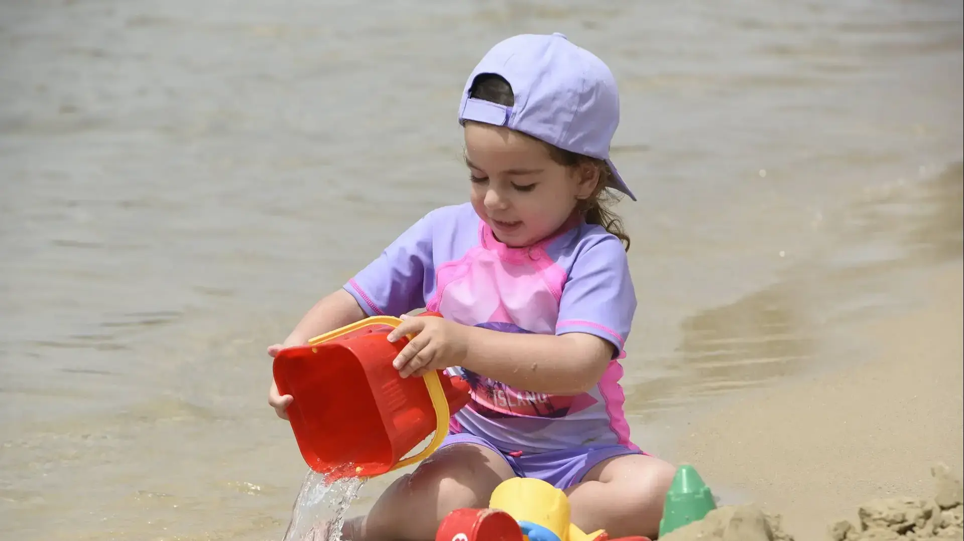 משתזפים בחופי תל אביב 23 במאי 2019 משתזפים בחופי תל אביב 23 במאי 2019