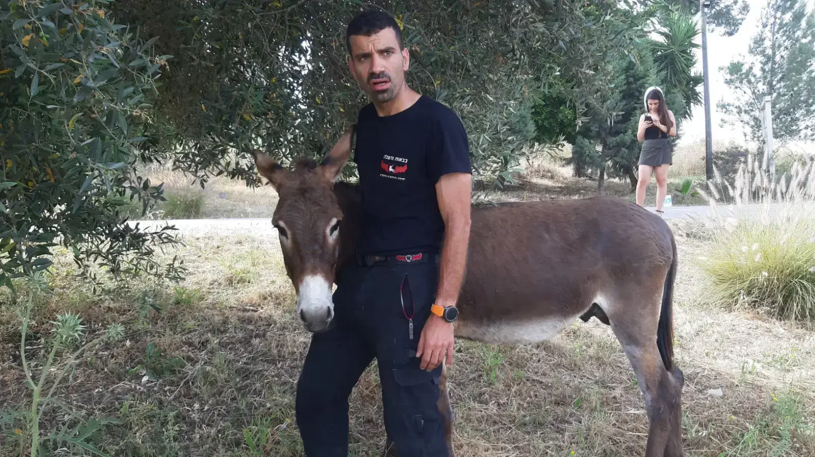 חמור שחולץ מהאש בקיבוץ הראל - 24/5 חמור שחולץ מהאש בקיבוץ הראל - 24/5