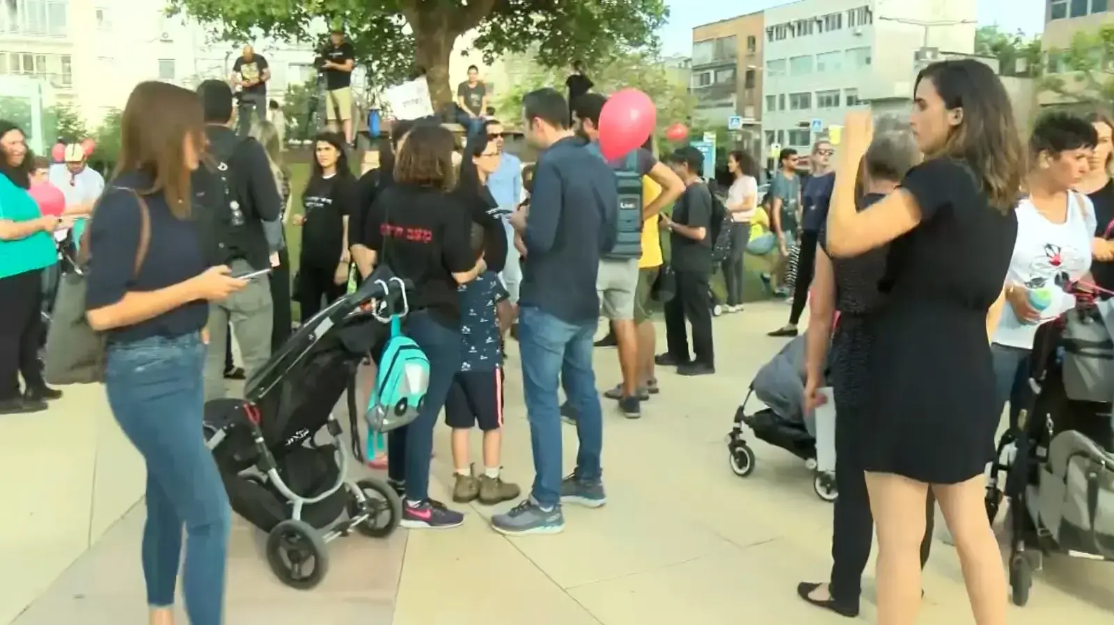 הפגנה כנגד התעללות המטפלות, הבימה, ת"א, 26 במאי 2019 הפגנה כנגד התעללות המטפלות, הבימה, ת"א, 26 במאי 2019