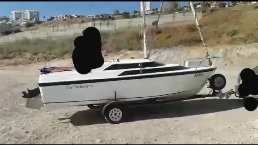 הסירה עימה יצאו לשיט בני המשפחה בכנרת - ה-27/5 הסירה עימה יצאו לשיט בני המשפחה בכנרת - ה-27/5