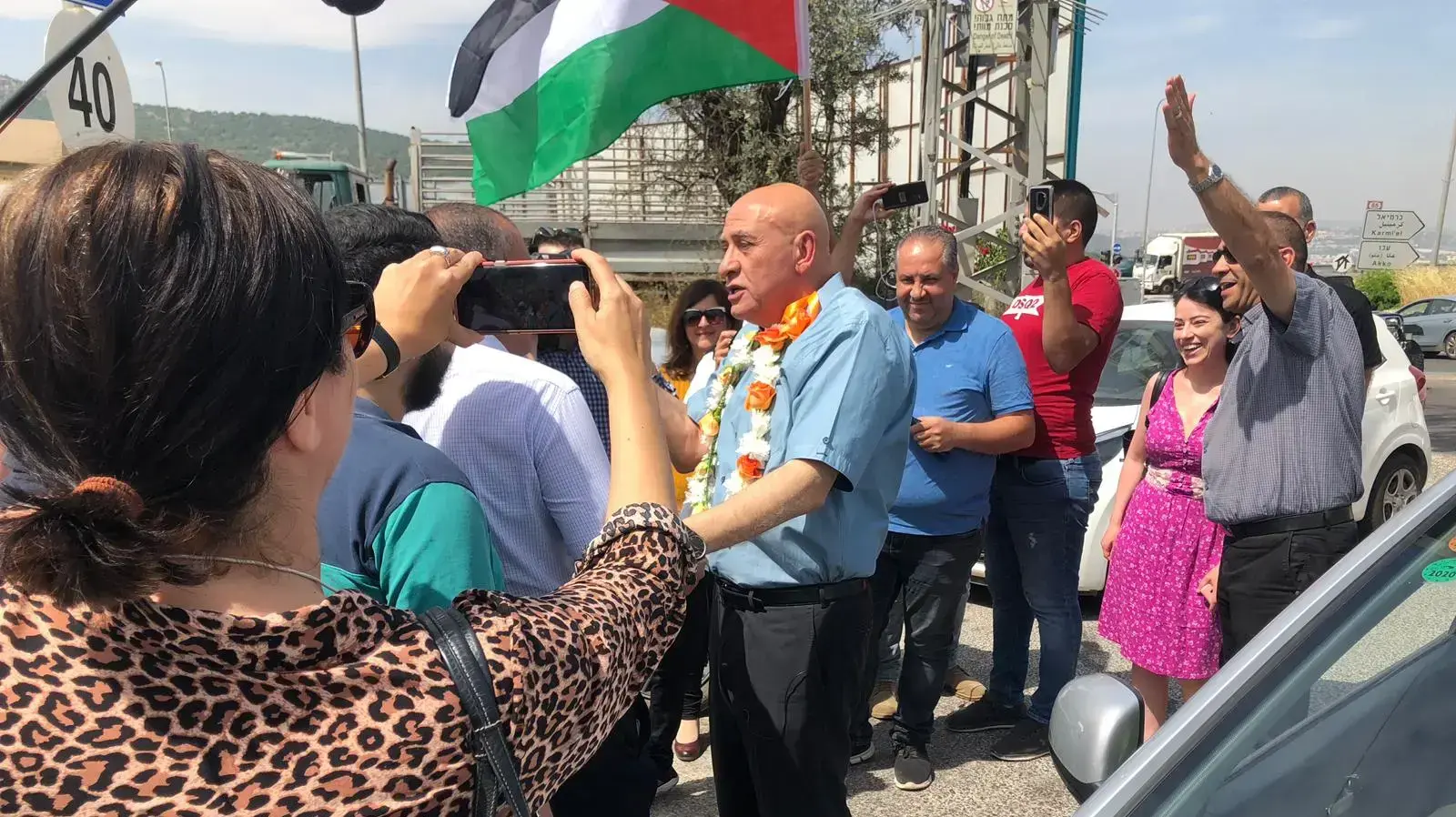 באסל גטאס בביתו לאחר שחרורו עם מוראד חדד, 27 במאי 2019 באסל גטאס בביתו לאחר שחרורו עם מוראד חדד, 27 במאי 2019