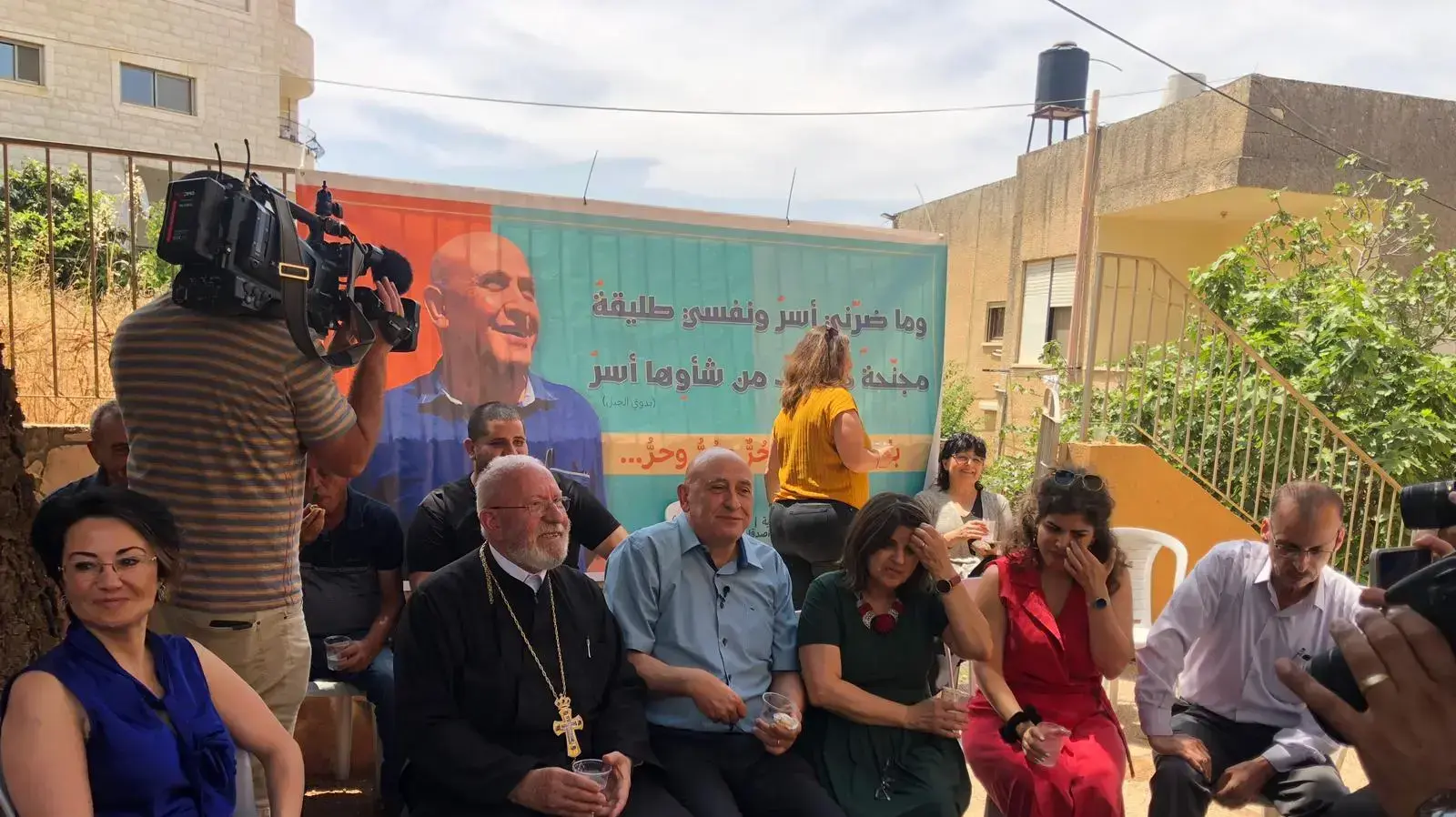 באסל גטאס בביתו לאחר שחרורו עם מוראד חדד, 27 במאי 2019 באסל גטאס בביתו לאחר שחרורו עם מוראד חדד, 27 במאי 2019