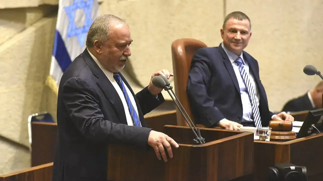 אביגדור ליברמן ויולי אדלשטיין, מליאת הכנסת, 29 במאי 2019 אביגדור ליברמן ויולי אדלשטיין, מליאת הכנסת, 29 במאי 2019
