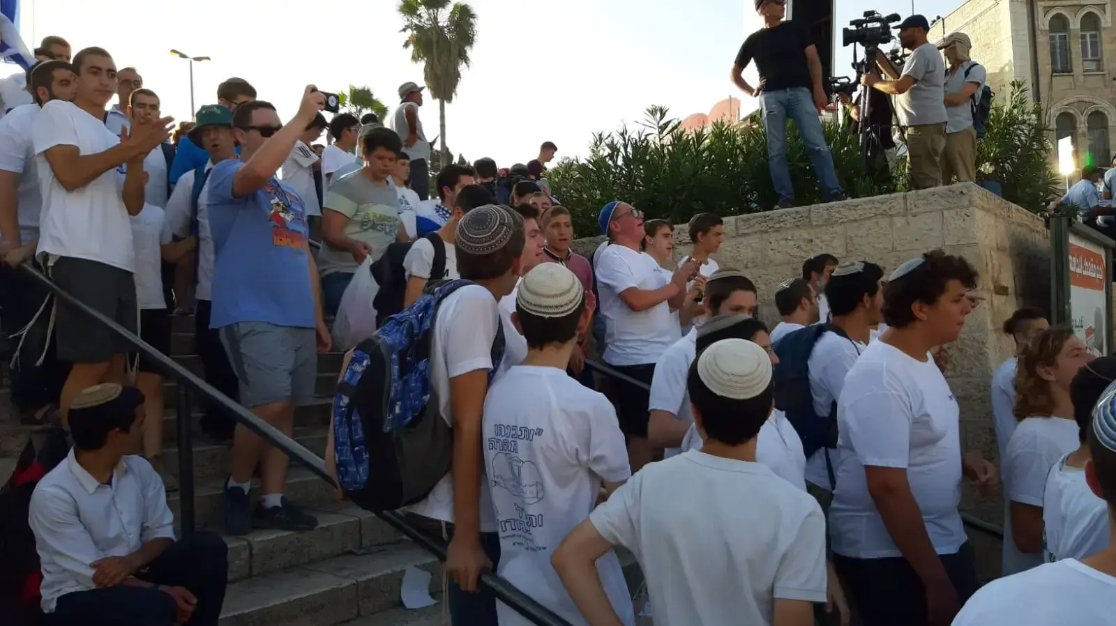 אלפי משתתפים בריקוד הדגלים המסורתי לרגל יום ירושלים, בשער שכם אלפי משתתפים בריקוד הדגלים המסורתי לרגל יום ירושלים, בשער שכם