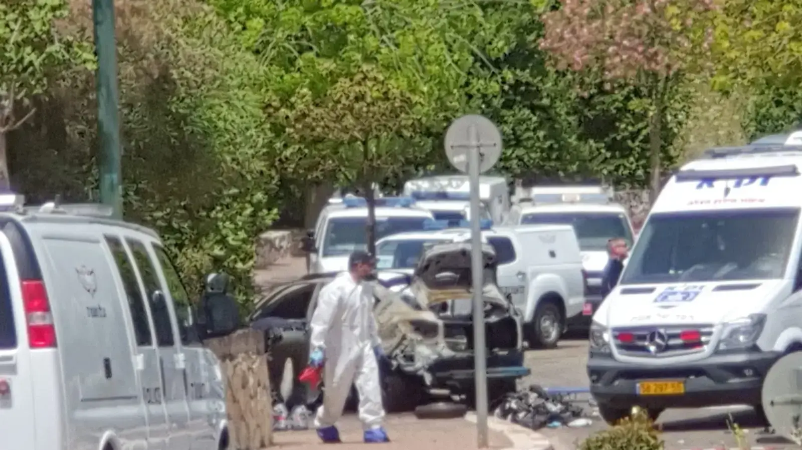 הרוג בפיצוץ ברכב ברחוב הזית בנשר. 3 ביוני 2019 הרוג בפיצוץ ברכב ברחוב הזית בנשר. 3 ביוני 2019
