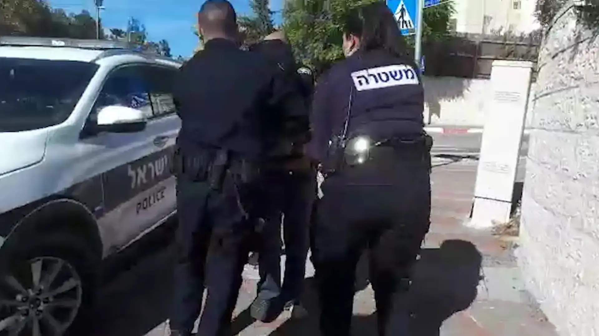 המשטרה תפצה קטין ב-12 אלף שקלים לאחר שעצר המשטרה תפצה קטין ב-12 אלף שקלים לאחר שעצר
