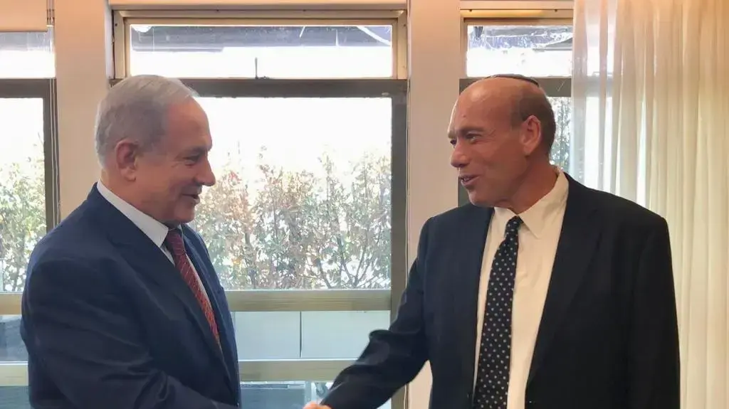 ראש הממשלה, בנימין נתניהו והמבקר הנכנס, מתניהו אנגלמן לאחר היבחרו של הראשון 3 ביוני 2019 ראש הממשלה, בנימין נתניהו והמבקר הנכנס, מתניהו אנגלמן לאחר היבחרו של הראשון 3 ביוני 2019