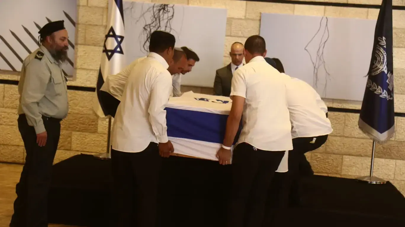 ארונה של נחמה ריבלין בתיאטרון ירושלים 5 ביוני 2019 ארונה של נחמה ריבלין בתיאטרון ירושלים 5 ביוני 2019