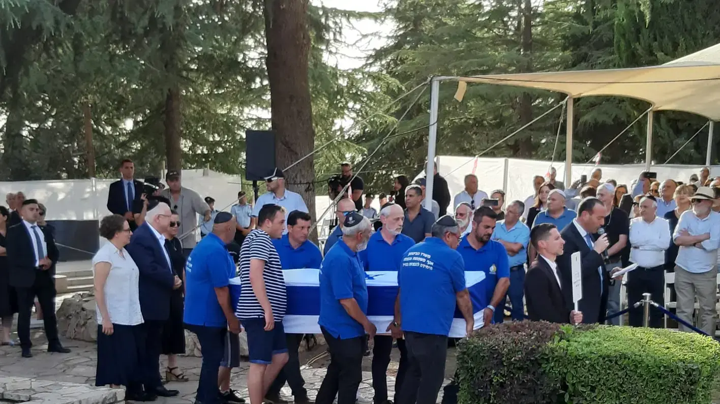 מסע הלוויתה של אשת הנשיא נחמה ריבלין בחלקת גדולי האומה הר הרצל, 5 ביוני 2019 מסע הלוויתה של אשת הנשיא נחמה ריבלין בחלקת גדולי האומה הר הרצל, 5 ביוני 2019