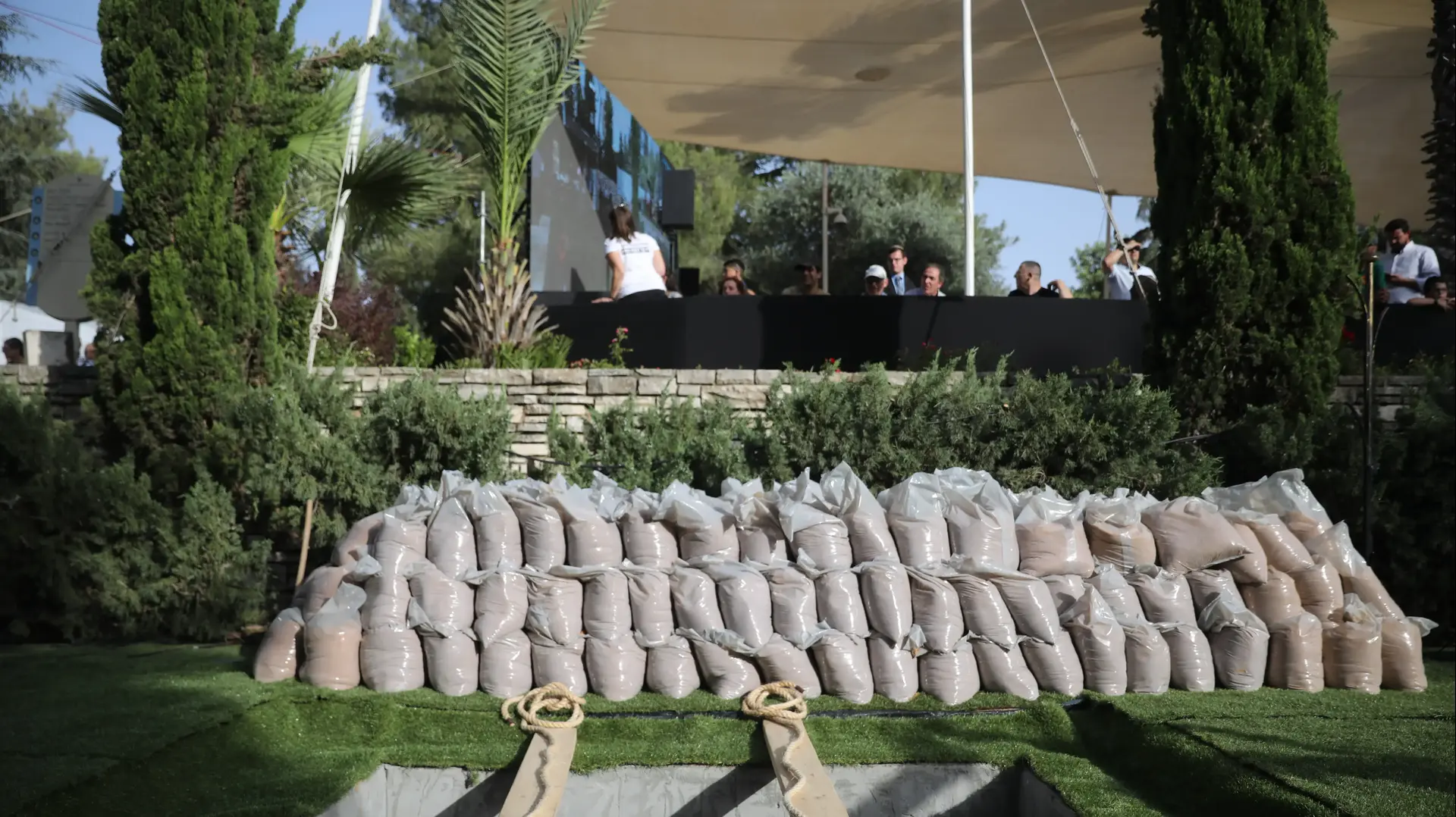 קברה של אשת הנשיא נחמה ריבלין בחלקת גדולי האומה הר הרצל, 5 ביוני 2019 קברה של אשת הנשיא נחמה ריבלין בחלקת גדולי האומה הר הרצל, 5 ביוני 2019