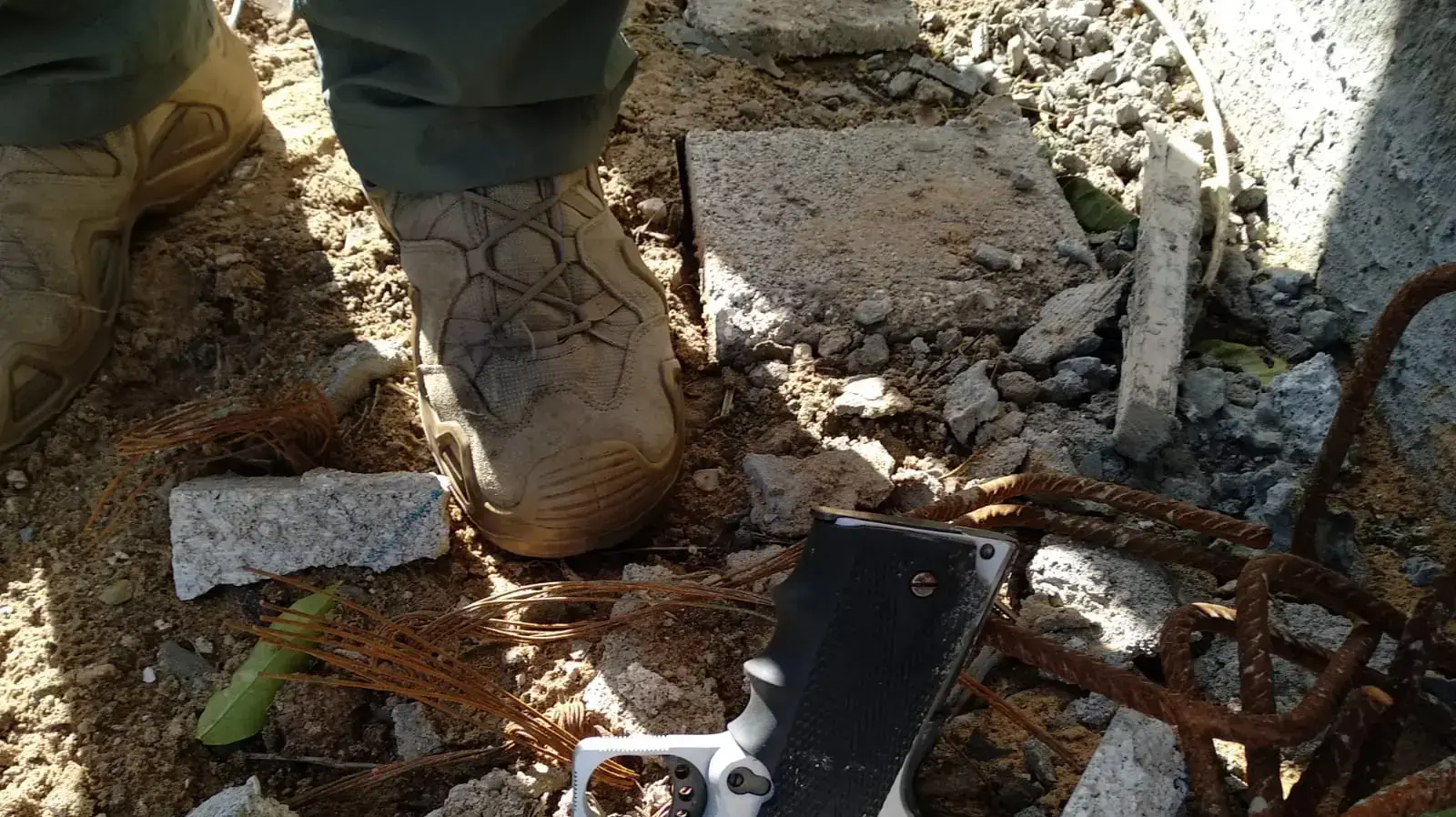 נשקים שמשמשים ראיות למאבק בין שני ארגוני פשע בנתניה זוארץ ומסיקה, יוני 2019 נשקים שמשמשים ראיות למאבק בין שני ארגוני פשע בנתניה זוארץ ומסיקה, יוני 2019