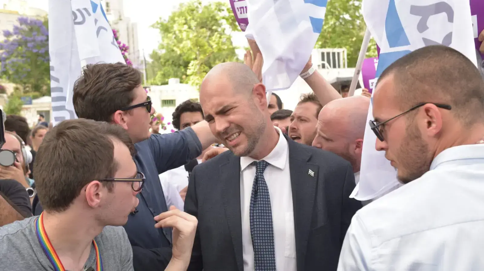 שר המשפטים אמיר אוחנה במצעד הגאווה בירושלים, 6 ביוני 2019 שר המשפטים אמיר אוחנה במצעד הגאווה בירושלים, 6 ביוני 2019