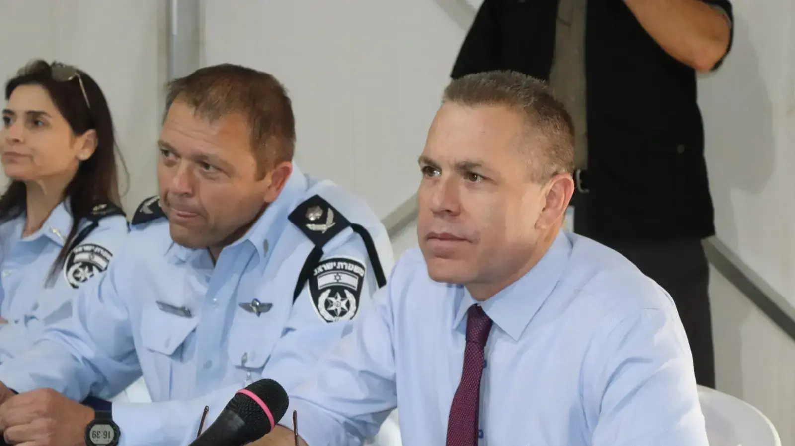השר לבטחון הפנים ארדן ביקר בחפ"ק המשטרה במצעד הגאווה ועמד על היערכות הכוחות וסידורי האבטחה בירושלים, 6 ביוני 2019 השר לבטחון הפנים ארדן ביקר בחפ"ק המשטרה במצעד הגאווה ועמד על היערכות הכוחות וסידורי האבטחה בירושלים, 6 ביוני 2019