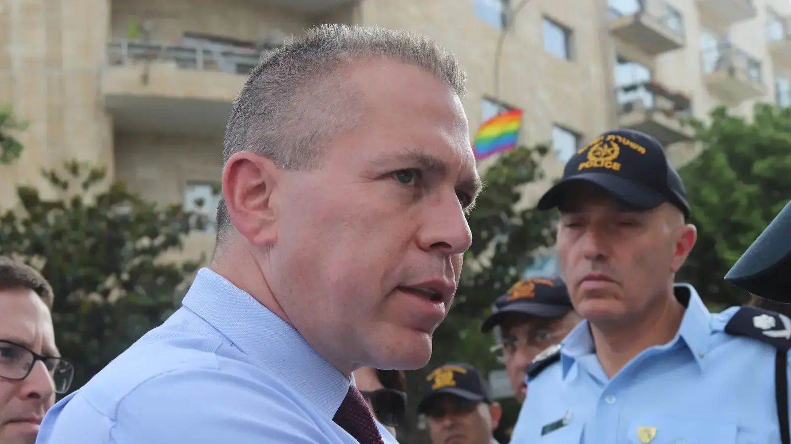 השר לבטחון הפנים ארדן ביקר בחפ"ק המשטרה במצעד הגאווה ועמד על היערכות הכוחות וסידורי האבטחה בירושלים, 6 ביוני 2019 השר לבטחון הפנים ארדן ביקר בחפ"ק המשטרה במצעד הגאווה ועמד על היערכות הכוחות וסידורי האבטחה בירושלים, 6 ביוני 2019