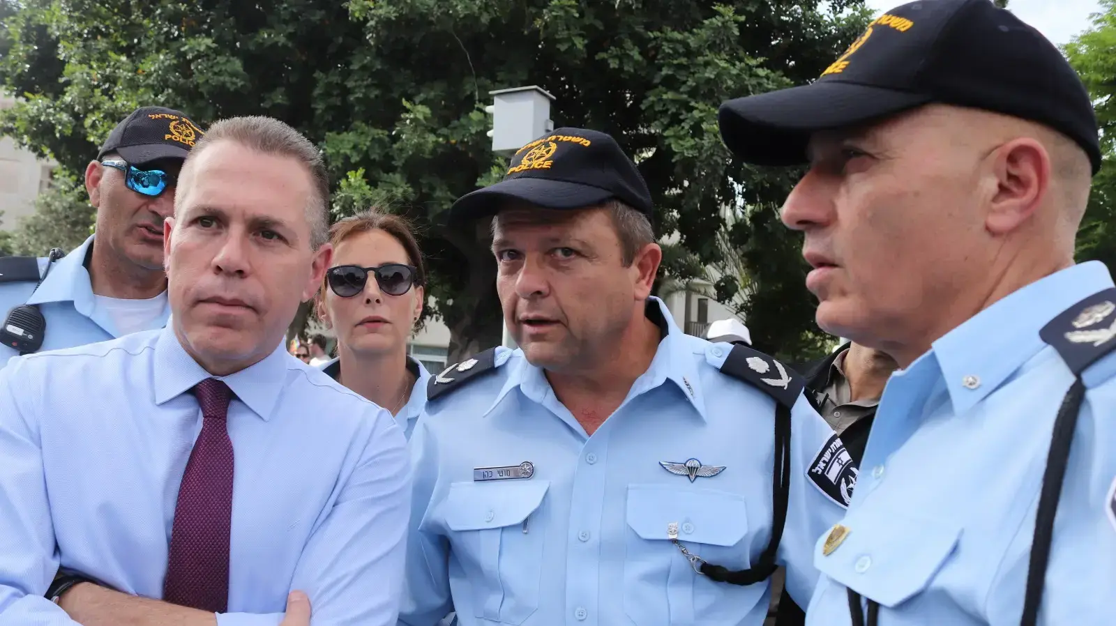 השר לבטחון הפנים ארדן ביקר בחפ"ק המשטרה במצעד הגאווה ועמד על היערכות הכוחות וסידורי האבטחה בירושלים, 6 ביוני 2019 השר לבטחון הפנים ארדן ביקר בחפ"ק המשטרה במצעד הגאווה ועמד על היערכות הכוחות וסידורי האבטחה בירושלים, 6 ביוני 2019