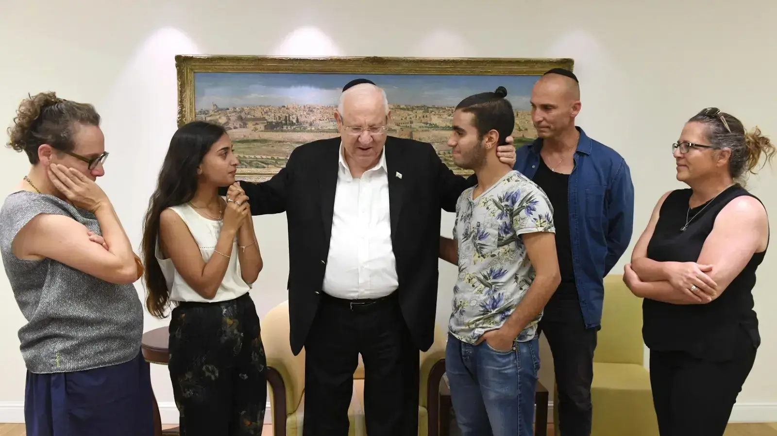 משפחת ריבלין פגשה היום במהלך השבעה את אחותו ואחיו של יאיר חלבלי ז"ל אשר ריאתו הושתלה בנחמה ז"ל, 6 ביוני 2019